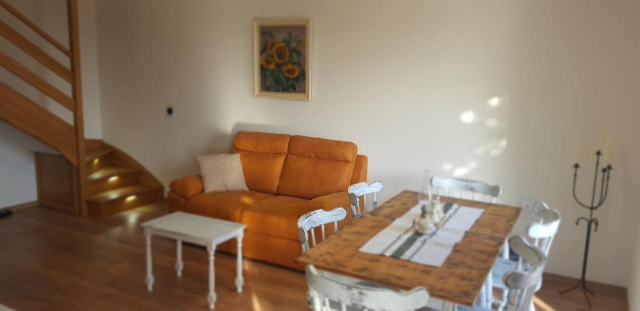 Holiday House Vilana Puconci Buitenkant foto